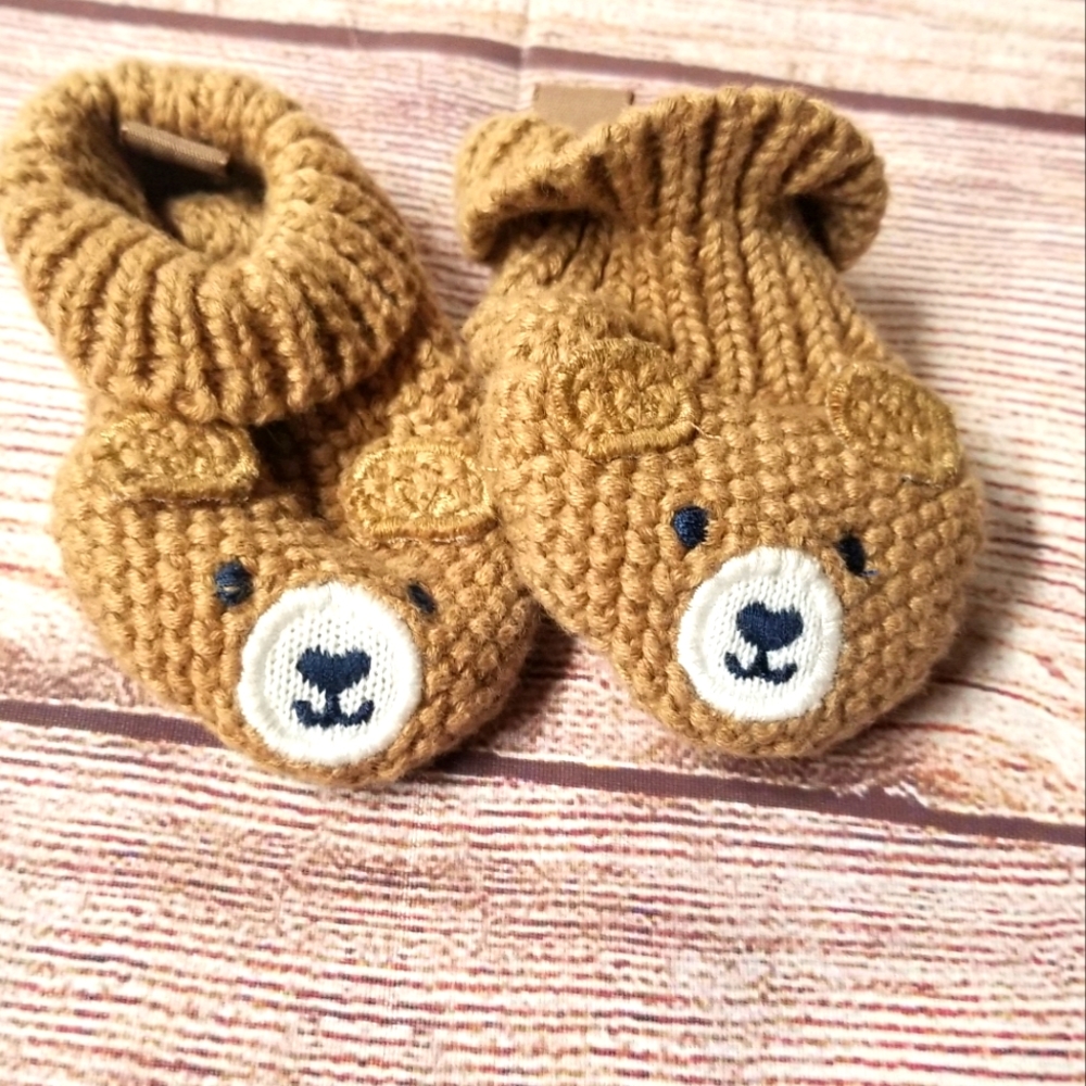 Crochet baby boy bear slippers